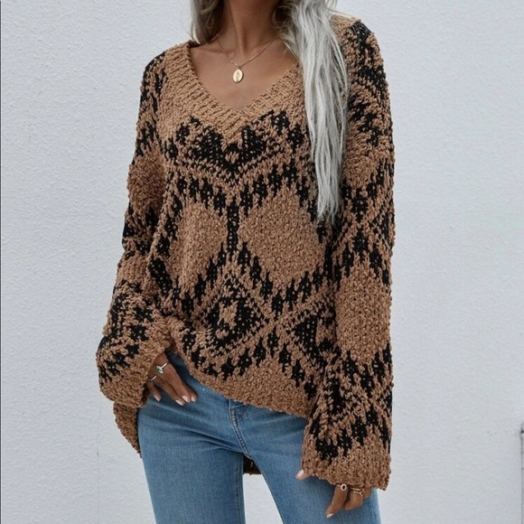Boho print fuzzy sweater - Picture 10 of 11